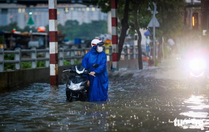 Chính phủ hỏa tốc lấy ý kiến các bộ ngành về dự án ngăn triều 10.000 tỉ - Ảnh 1.